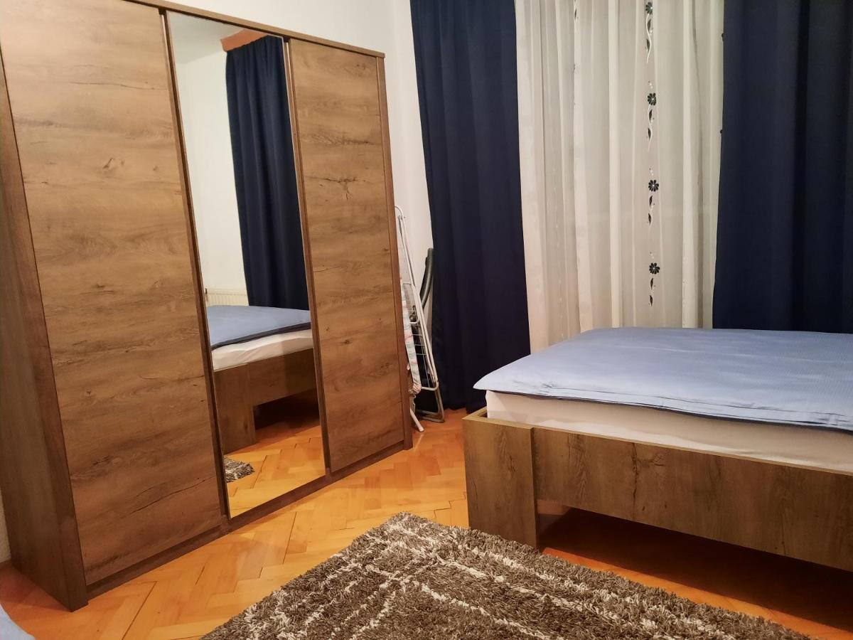 Apartment Pero Ливно Экстерьер фото
